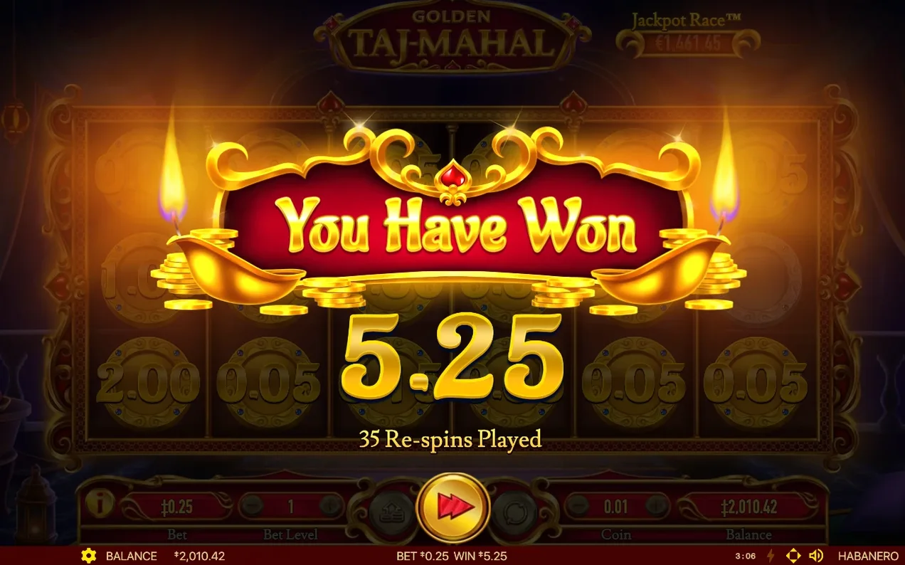 Banner „You Have Won” cu suma 5.25 și textul „35 Re-spins Played”, lămpi aurii aprinse